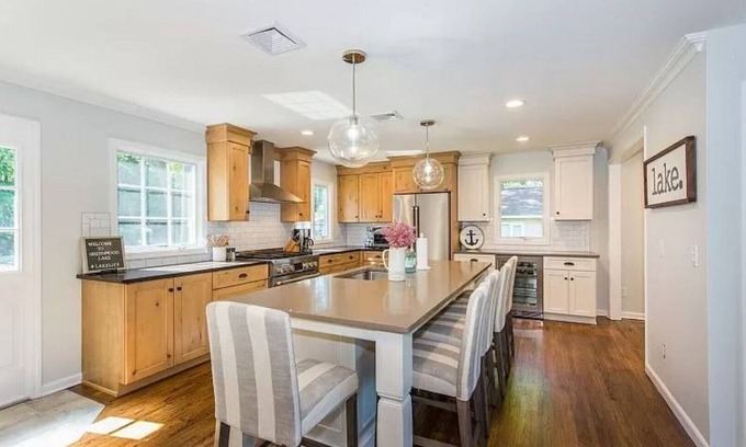 Hewitt House | Greenwood Lake Lakefront Luxury