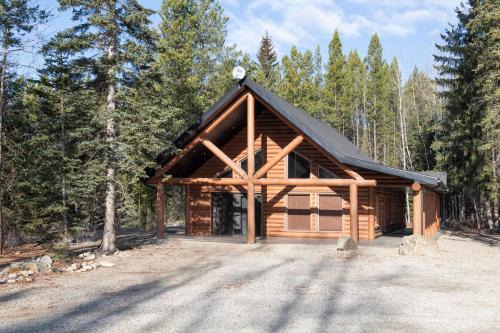 Valemount House | Grizzly Den