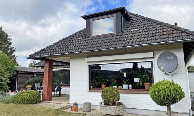 Suederbrarup House | Großes Ferienhaus in Zentraler Lage mit Garten und Sauna