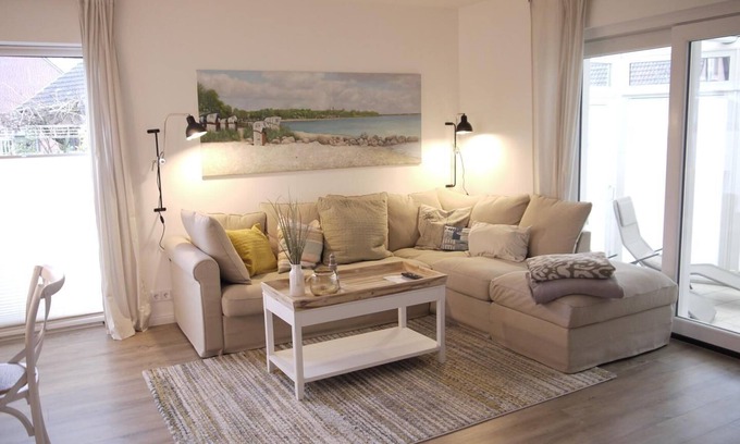 Haffkrug Apartment | Großzügige Wohnung auf 125qm mit Terrasse, Wintergarten, Sauna und Kamin