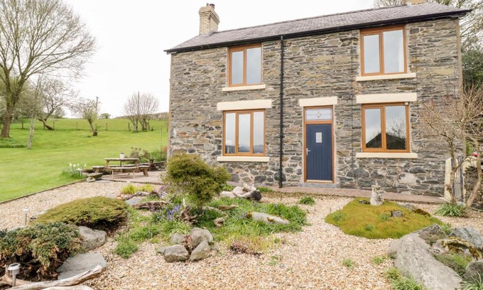 Corwen House | Groes Lwyd