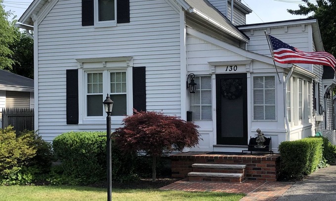 Grosse Pointe Other | Grosse Pointe Farms, turn-of-the-century, renovated, Period House, furnished