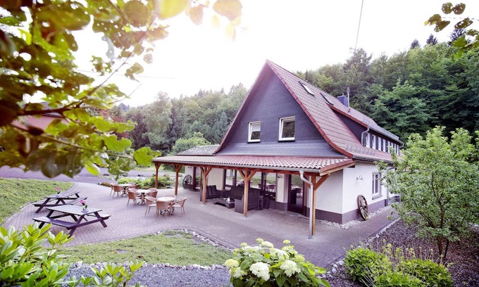 Schutzbach House | Grosses Ferienhaus für 2 Familien mit Sauna, Whirlpool, Kino, Bar und Billard