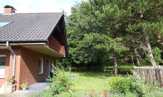 Dingden Condo | Ground floor apartment with its own terrace and garden in a rural location
