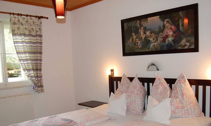 Finkenstein am Faaker See Cabin | Ground Floor Apartment 1 - Gasthof-Pension Martinihof