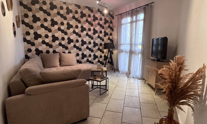 Grossa Apartment | Ground floor apartment of a villa in Grossa - near Campomoro