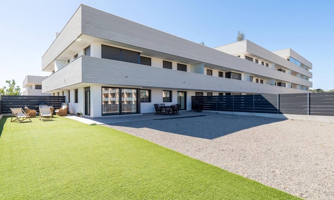 Roques Daurades Apartment | Ground floor with barbecue 1min beach