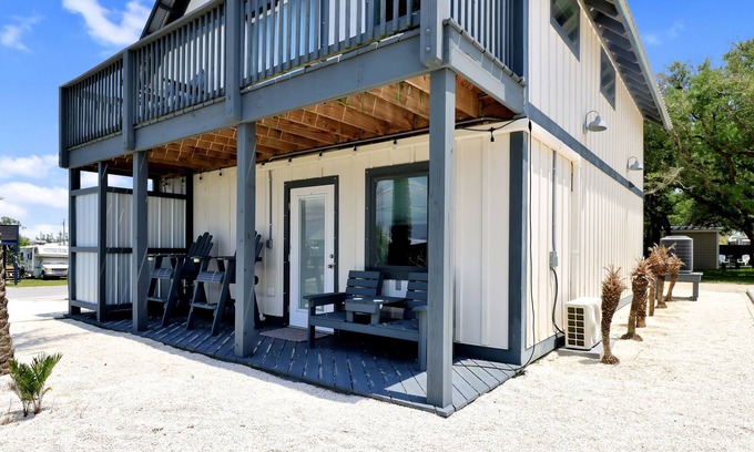 Indian Pass House | ☀️Ground Floor with Beach Views-Short Walk to Beach-Sugar Sand Cottage B☀️