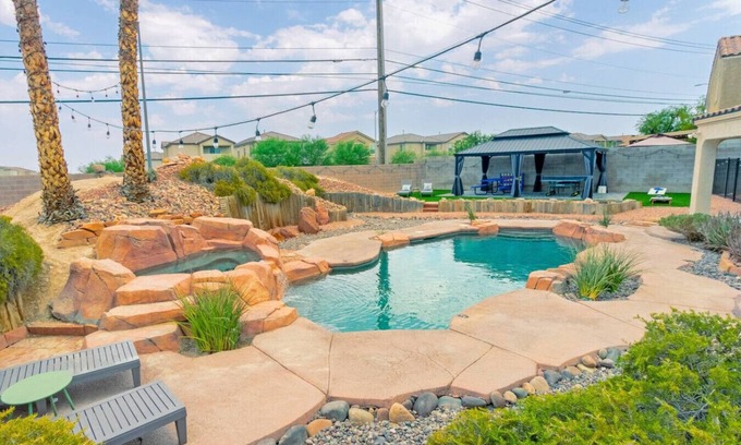 North Las Vegas House | Group 5 BD Home w/Pool and more