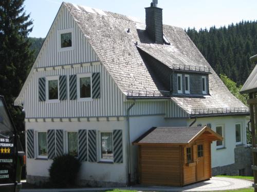 Pulvermuhle House | Group Getaway in Brilon-Wald