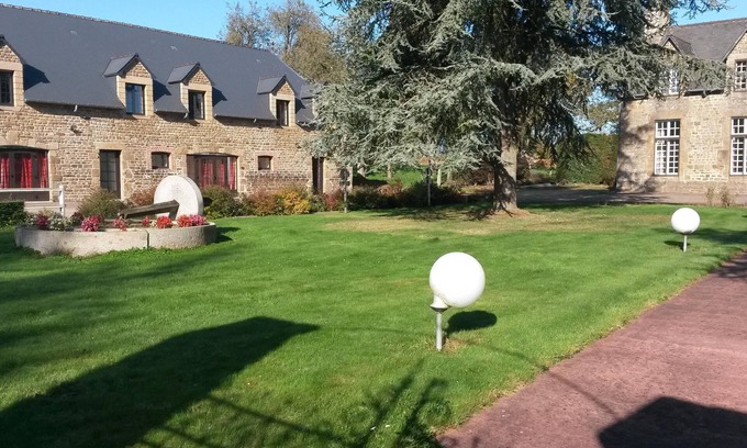 Passais-Villages House | Group lodging of 40 people and 2 reception rooms of 50 and 100 people