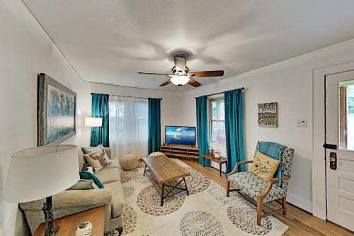 Weaverville House | Grove Cottage