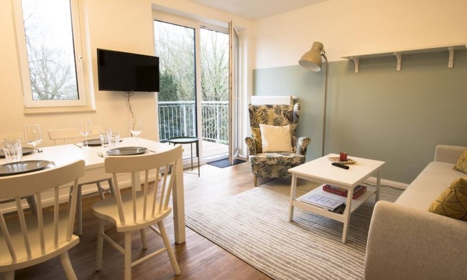 Poppenbull Apartment | Grove - Water lily farm
