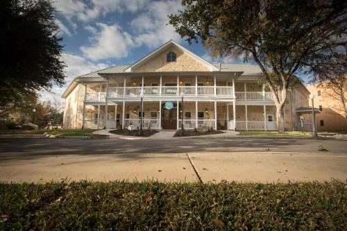Gruene Hotel | Gruene River Hotel & Retreat
