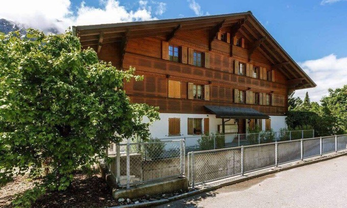 Rougemont Apartment | Gstaad - Cozy Spacious Flat Right in the Village