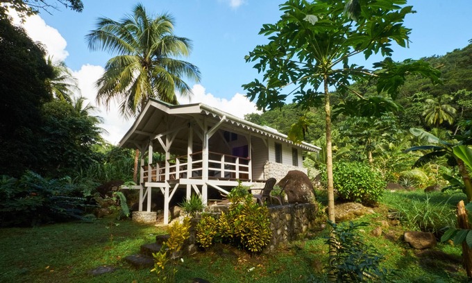 La Plaine House | Guava-Cherry riverside cottage