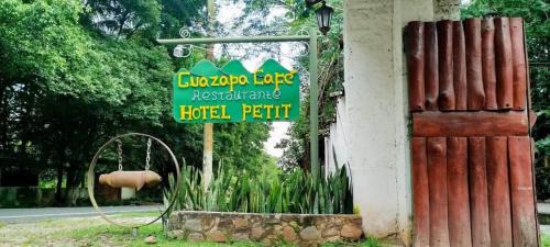Suchitoto Apartment | Guazapa Cafe hotel petit