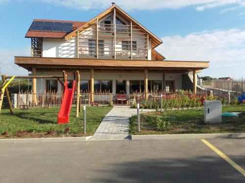 Kamence House | Guest House Eco Vila Mila