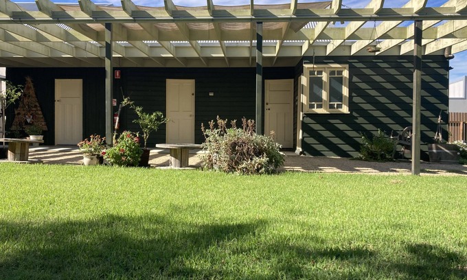 Dungog Cottage | Guest House - Heart of Dungog CBD with a fabulous view