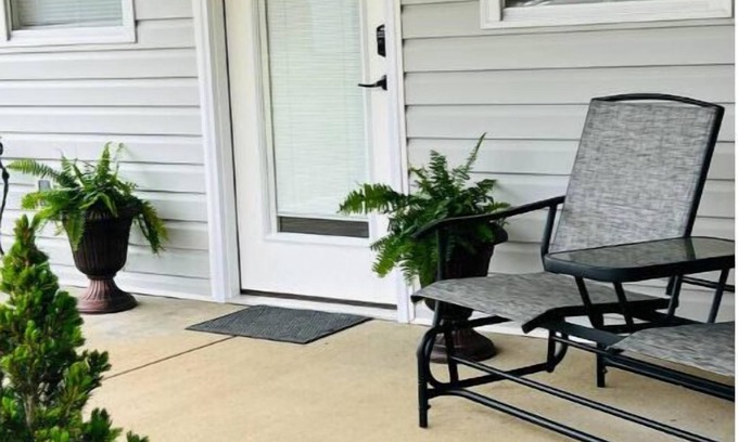 Hurricane Mills Cottage | Guest house in Hurricane Mills
