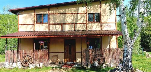 Dubyna House | Guest House Pisnya Karpat
