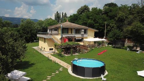 Gabrovo Bed & Breakfast | Guest house-restaurant St. George/Къща за гости-ресторант Свети Георги