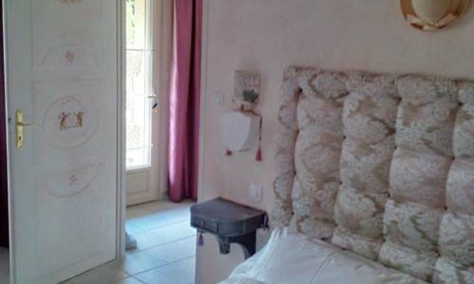 Pont-Melvez Bed & Breakfast | Guest House 'Suite Confort' with Private Terrace, Shared Garden and Wi-Fi