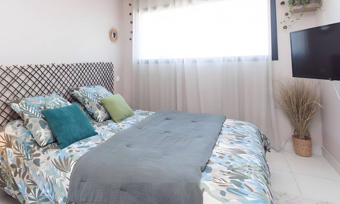Chozeau House | Guest House 'Verte' with Mountain View, Wi-Fi and Air Conditioning
