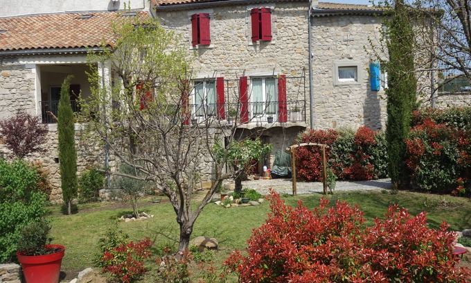 Les Assions House | GUEST ROOM IN TYPICALLY CÉVENOLE HOUSE