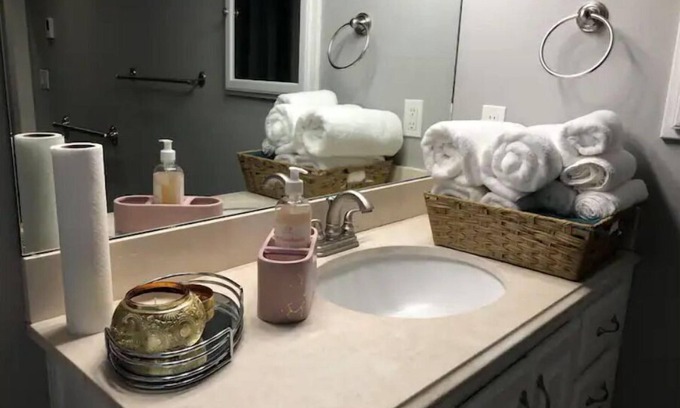 West Haven-Sylvan Apartment | Guest suit near down town-Free Parking