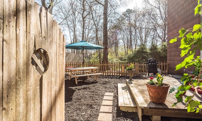 Medford Apartment | Guest Suite W/BOAT RENTAL and Backyard!