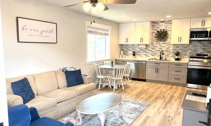 Idaho Falls Apartment | Guest Suites -1998 #1 Charming 1 bedroom 1 bath Suite