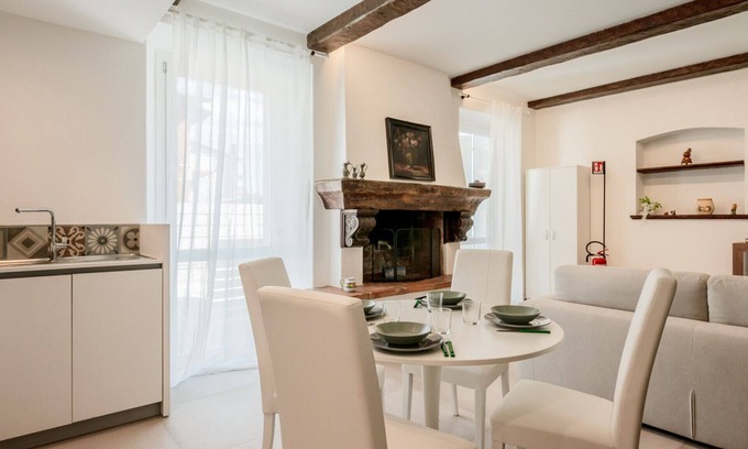 Luni Apartment | GuestHost - Mare Monti Apartment 1