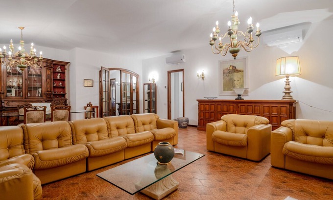 Luni Apartment | GuestHost - Mare Monti Apartment 8