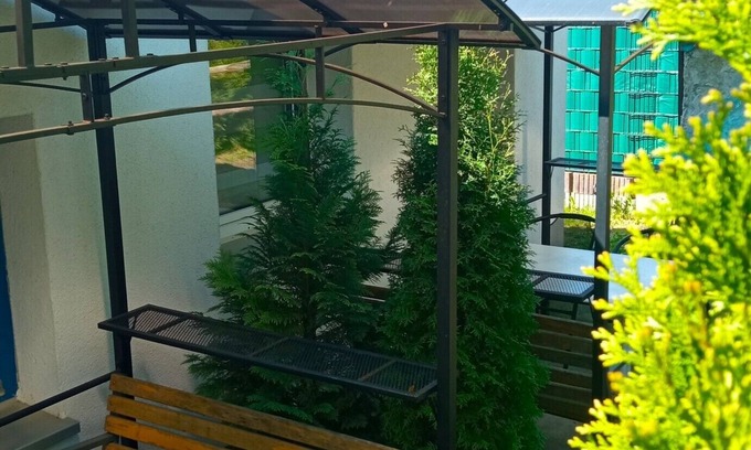 Tassdorf House | Guesthouse Rand Berlin-*Sonnenblume* for 3 adults or 2 adults + 2 children up to 12 years.