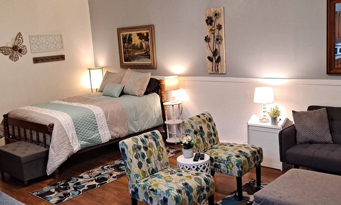 Visalia Apartment | Guesthouse/apartment 5 minutes from Hospital, convenient center, and freeway