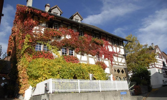 Andelfingen District House | Guesthouse Les Mignardises