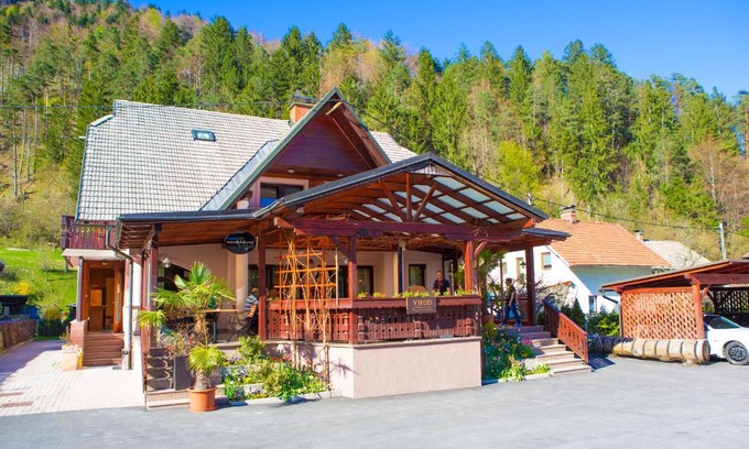 Dovje House | Guesthouse Veranda