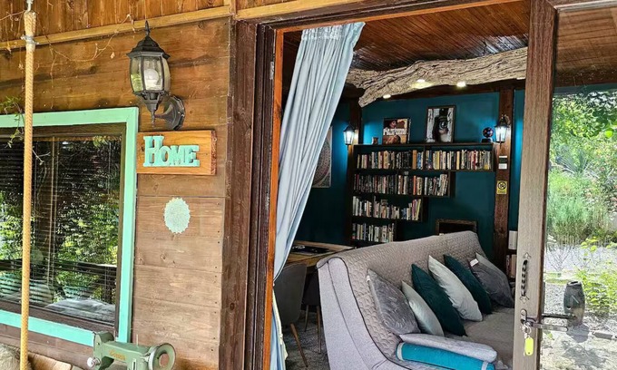 Veliko Tarnovo House | Guesthouse Villa India - Bibliothek