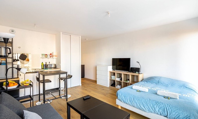 Parc-Nord Apartment | GuestReady - Nice cosy studio with a balcony