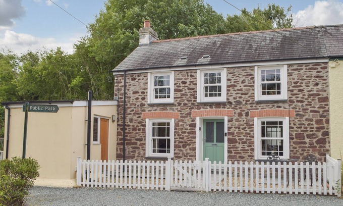 Llangwm Cottage | Guildford Bridge Cottage