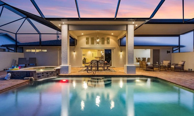 Yacht Club House | Gulf Access, Kayaks, PET Friendly - Escape to Versailles - Roelens Vacations