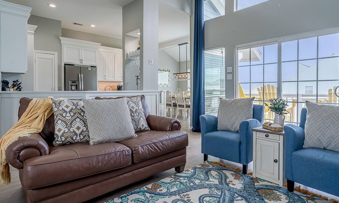 Galveston House | Gulf Views + Hot Tub 3rd Row Steps to Private Beach