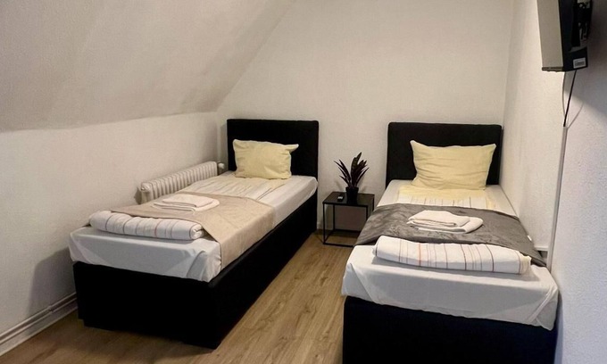 Neumuenster Condo | Gutenbergstraße 13 - 2 bedrooms with living room