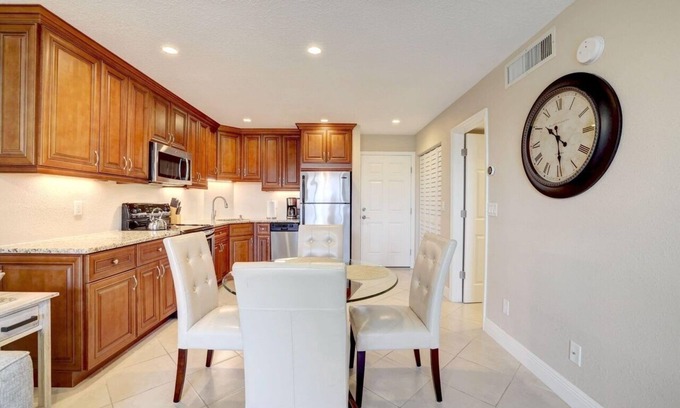 Fort Pierce Condo | GV 5325 Golf Course View Condo-Paradise Vacation Rental in Ocean Village