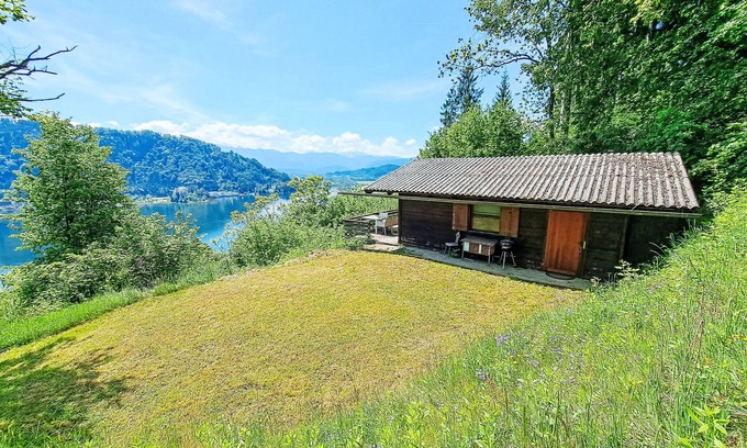 Annenheim House | Häuschen am Waldrand by Interhome