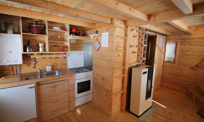 Bellecombe Bed & Breakfast | Hébergement Insolite , Cabane Autonome Perchée Dans la Végétation