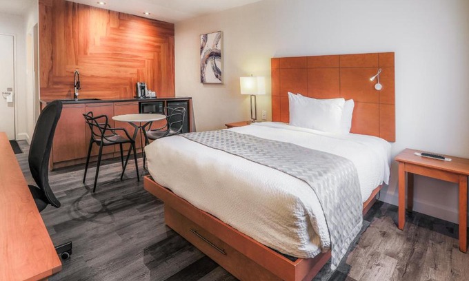 Sainte-Anne-des-Monts Hotel | Hôtel & cie