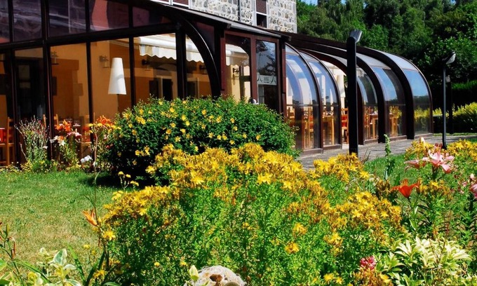 Orcines Hotel | Hôtel les Hirondelles