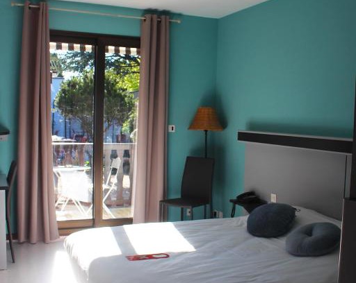 Villieu-Loyes-Mollon Hotel | Hôtel Restaurant Le chanel
